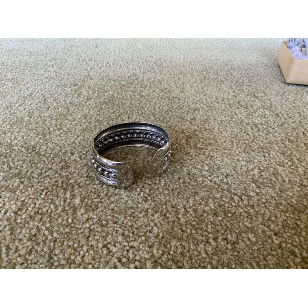 Silver Bangle (4) - Yang Lay Designer - Picture 3 of 8